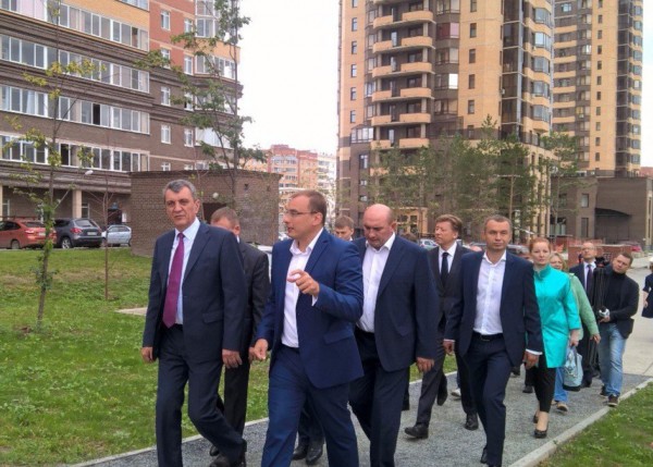 Микрорайон «Родники» посетил полномочный представитель Президента РФ по Сибирскому федеральному округу Сергей Меняйло