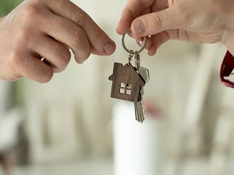 В Росреестре разъяснили порядок сделок купли-продажи жилья с участием иностранцев
